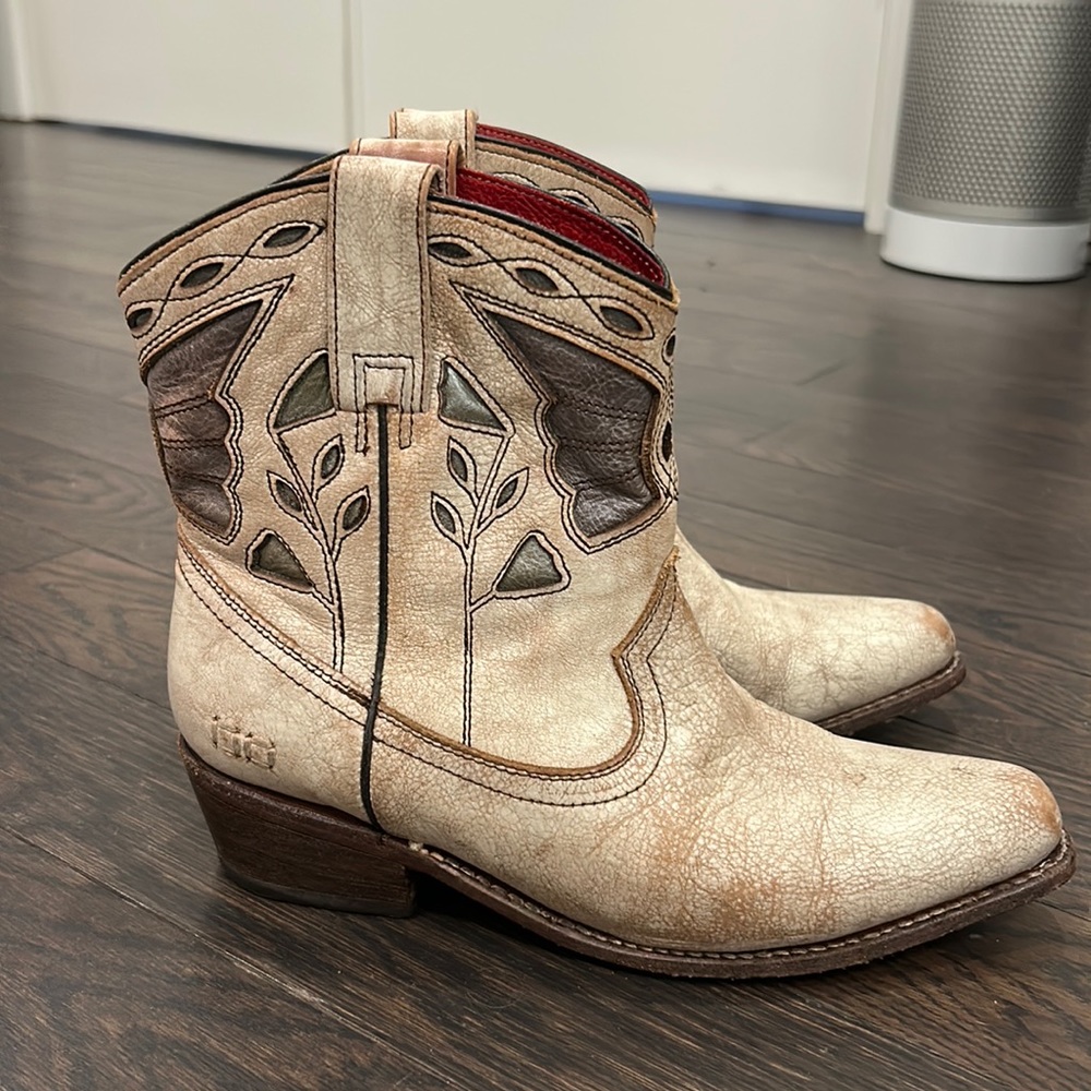 Cream Bedstu cowgirl boots!! Worn once!! Super fun & flattering!!